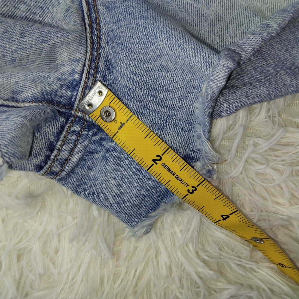 Good American Cutoff Denim Shorts In Blue254 Size 8/29 - Picture 9 of 9